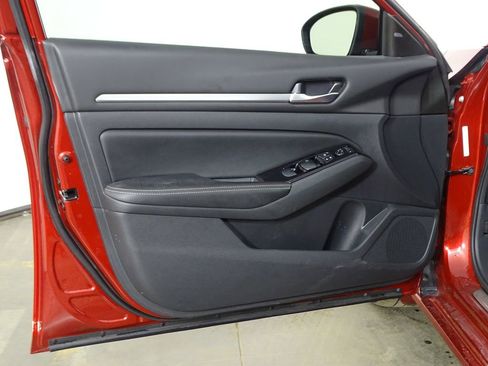 Used 2024 Nissan Altima 2.5 SL image 16