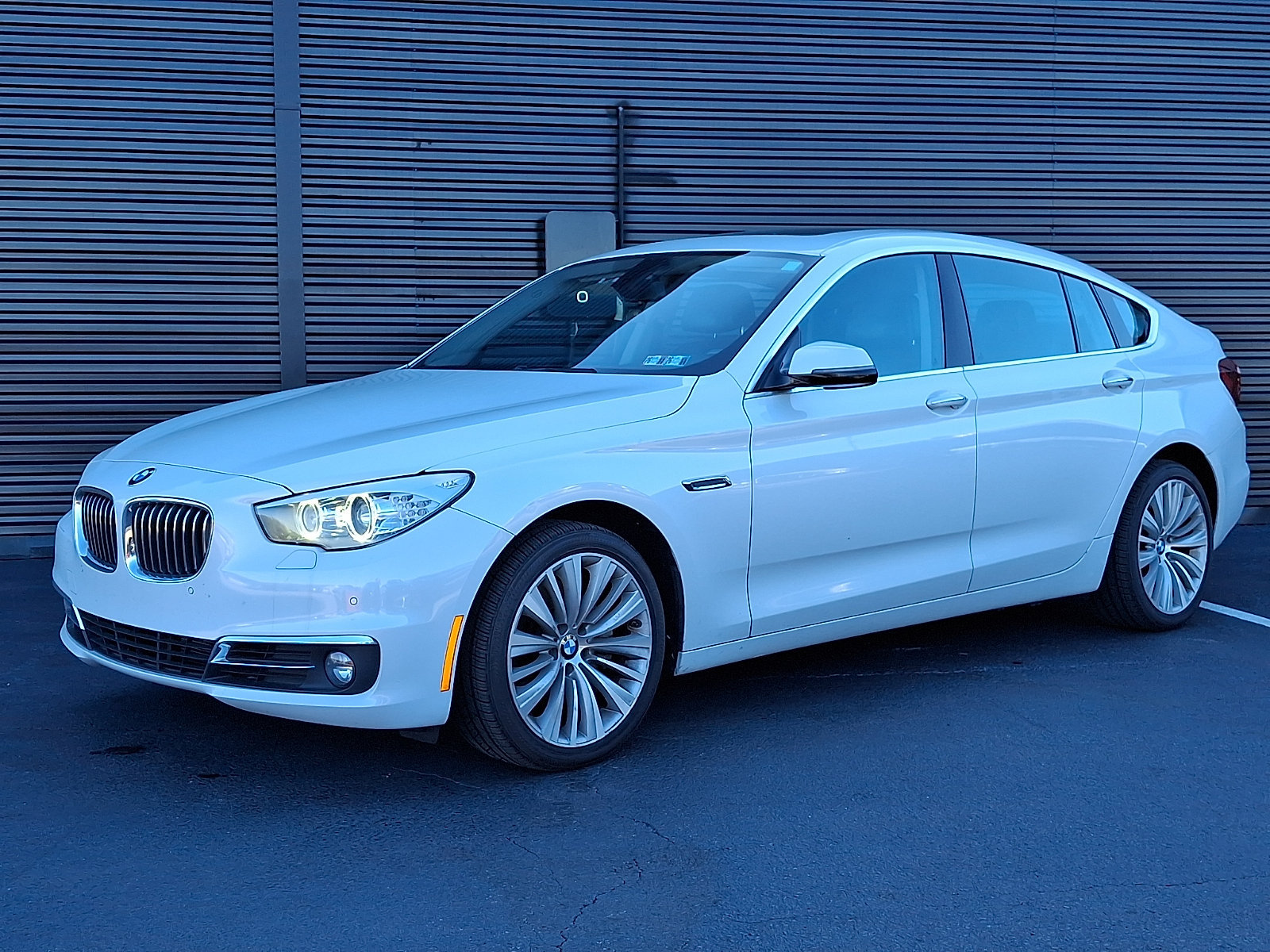 Used 2015 BMW 535i Gran Turismo xDrive AWD/4WD image 1