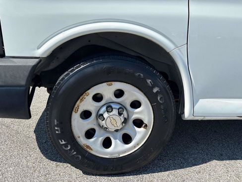 Used 2014 Chevrolet Express 1500 RWD image 8
