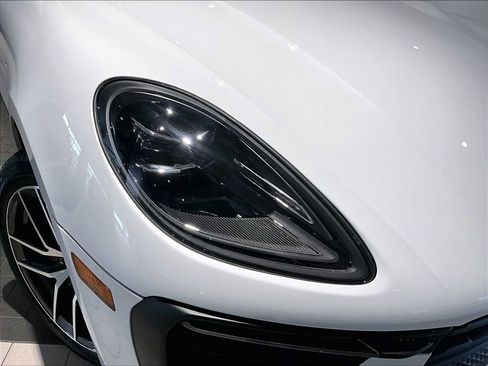 New 2026 Porsche Macan S image 12