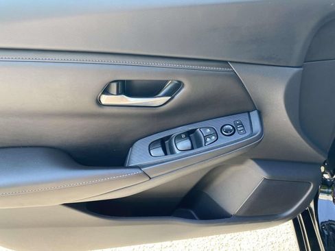 Used 2024 Nissan Sentra SV FWD image 15