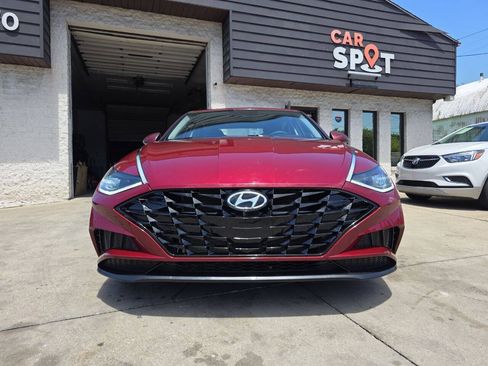 Used 2023 Hyundai Sonata SEL FWD image 2