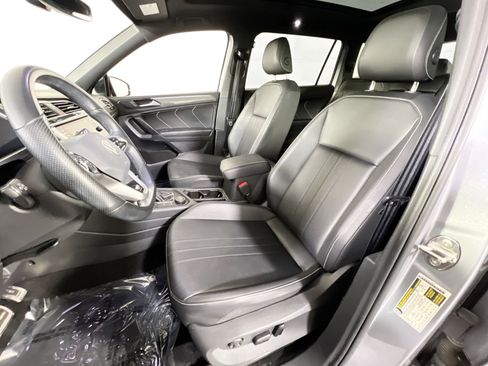 Used 2023 Volkswagen Tiguan SE R-Line image 20