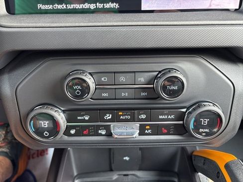 Used 2024 Ford Bronco Badlands image 29