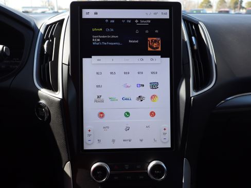 Used 2024 Ford Edge SEL w/ Sport Appearance Package image 16