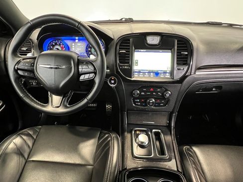 Certified 2023 Chrysler 300 C image 17