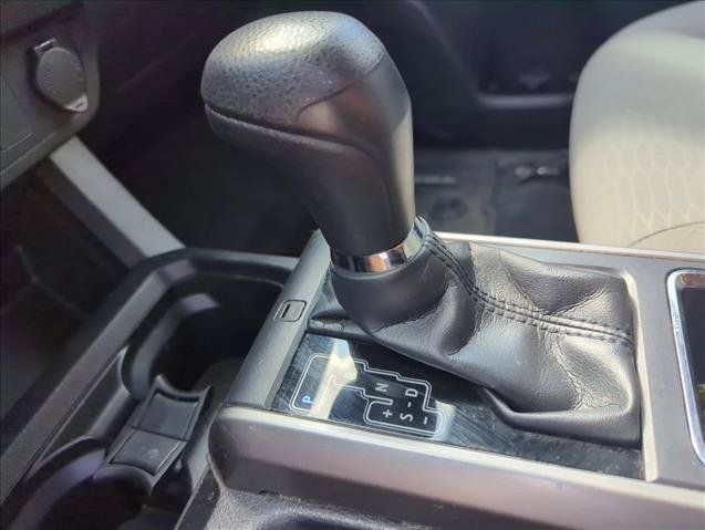 Used 2019 Toyota Tacoma SR5 RWD image 17