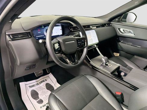 Certified 2026 Land Rover Range Rover Velar Dynamic SE AWD/4WD image 9