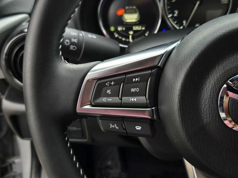 Certified 2024 MAZDA MX-5 Miata Club RWD image 22