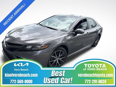 Used 2024 Toyota Camry SE FWD image 1