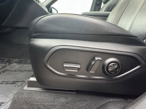 Used 2024 Jeep Grand Cherokee Limited image 24