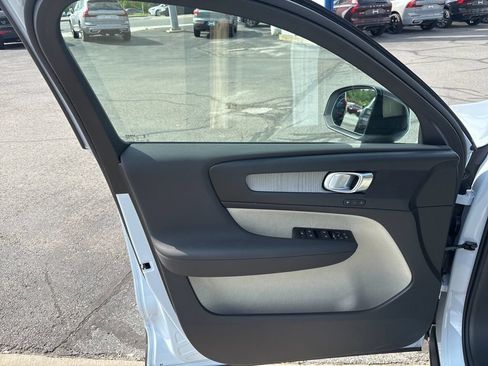 Certified 2026 Volvo XC40 B5 Plus AWD/4WD image 15