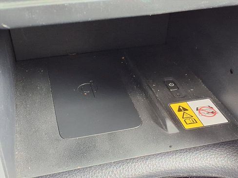 Certified 2022 Toyota Corolla Cross LE w/ Moonroof Package image 15