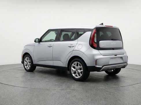 Used 2025 Kia Soul LX w/ LX Technology Package image 6