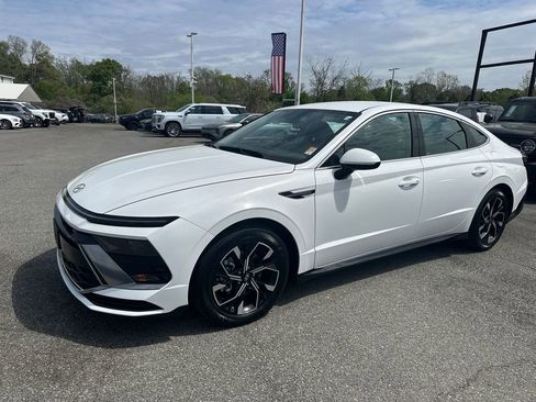 Used 2025 Hyundai Sonata SEL FWD image 3
