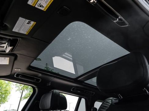 New 2026 Land Rover Range Rover SV AWD/4WD image 5