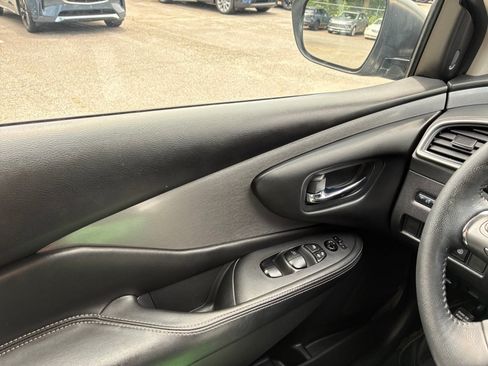 Used 2022 Nissan Murano SV AWD/4WD image 36