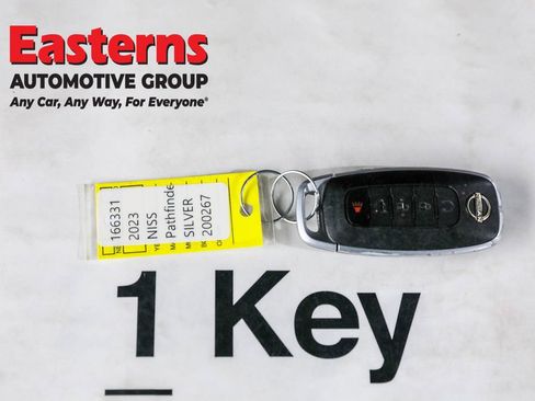 Used 2023 Nissan Pathfinder SL image 25