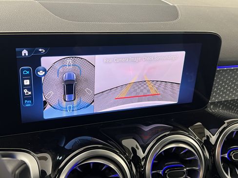 New 2026 Mercedes-Benz GLB 250 4MATIC image 32