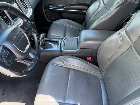 Used 2019 Dodge Charger SXT RWD image 10