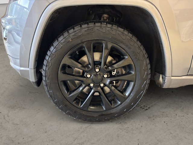 Used 2021 Jeep Grand Cherokee Laredo X AWD/4WD image 15