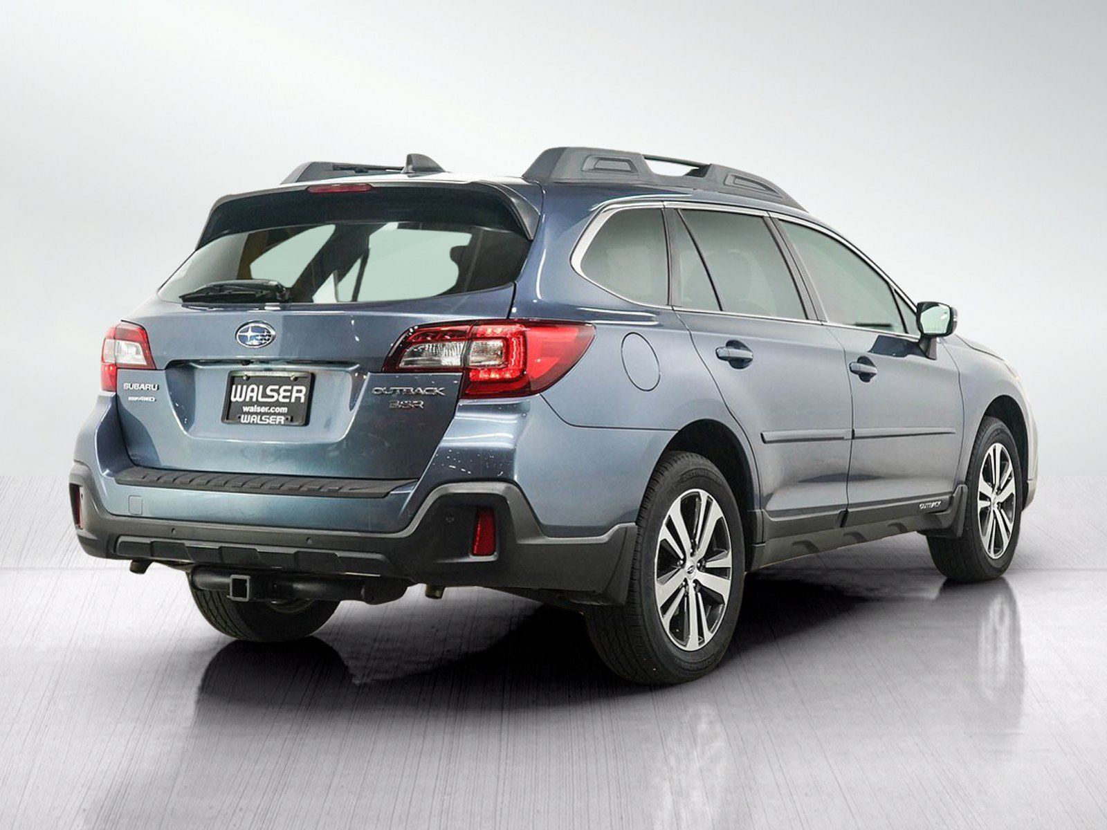 Used 2018 Subaru Outback 3.6R Limited AWD/4WD image 5