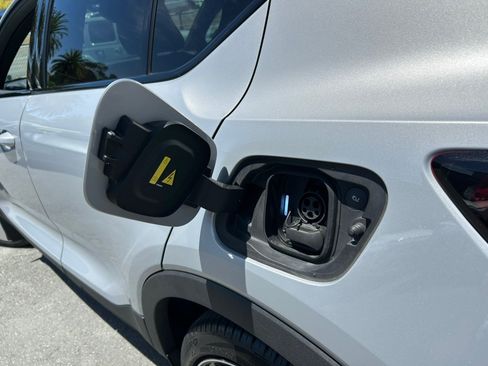Used 2023 Volvo C40 P8 Recharge Ultimate AWD/4WD image 51