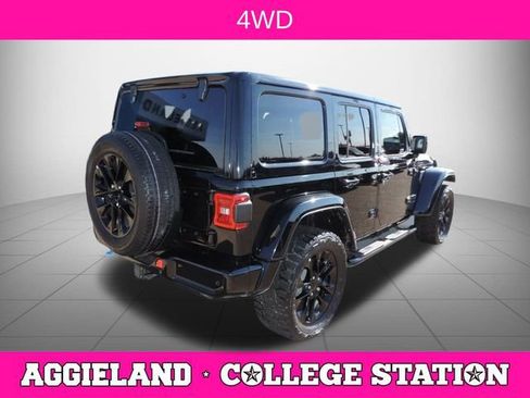 Used 2021 Jeep Wrangler Unlimited Sahara image 4