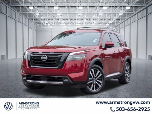 Used 2023 Nissan Pathfinder Platinum w/ Black Appearance Package AWD/4WD image 1