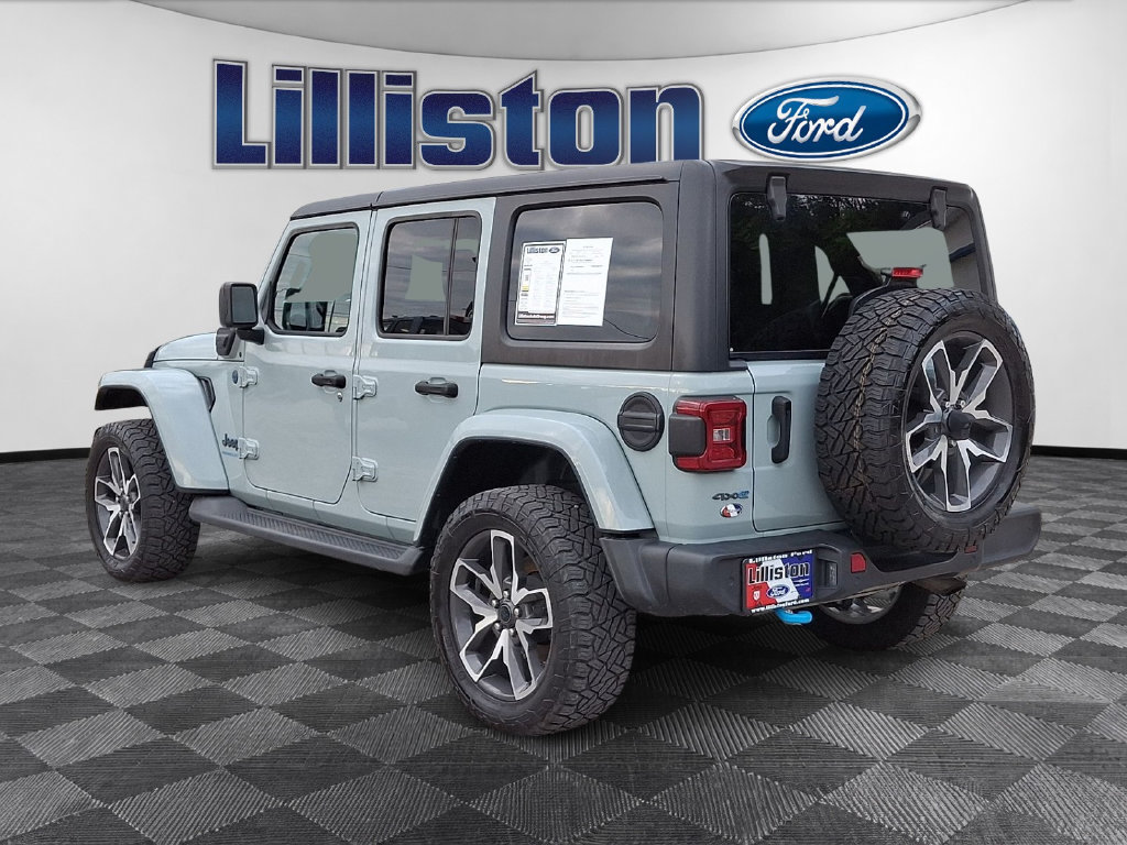 Used 2024 Jeep Wrangler Unlimited w/ Convenience Group AWD/4WD image 6