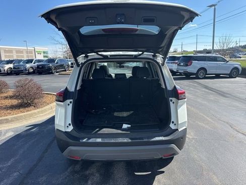 Used 2023 Nissan Rogue SV w/ SV Premium B Package image 13