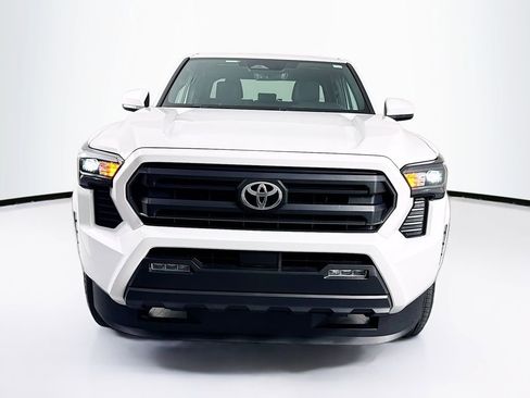 Used 2025 Toyota Tacoma SR5 AWD/4WD image 2