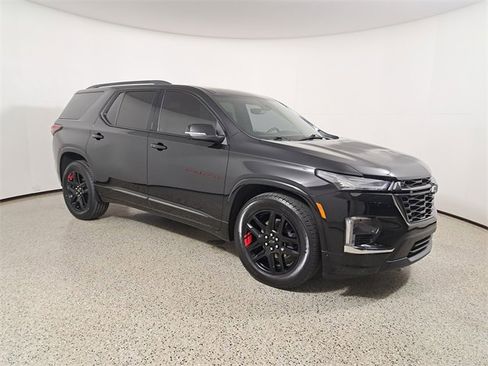 Used 2022 Chevrolet Traverse Premier w/ Redline Edition image 4