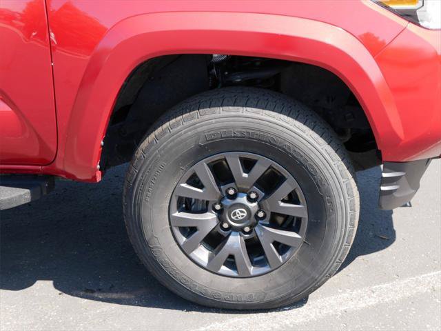 Certified 2023 Toyota Tacoma SR5 AWD/4WD image 9