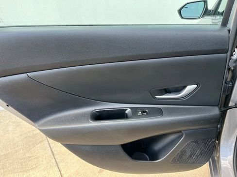 Used 2023 Hyundai Elantra SEL FWD image 20