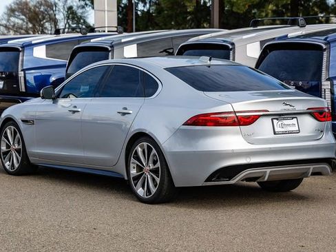 Used 2021 Jaguar XF R-Dynamic SE image 2
