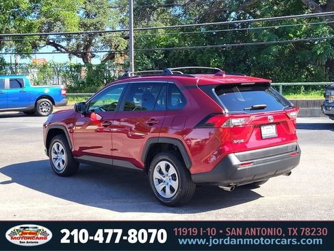 Used 2019 Toyota RAV4 LE FWD image 3