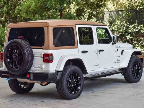 Used 2022 Jeep Wrangler Unlimited Sahara w/ Safety Group image 6