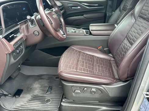 Certified 2024 Cadillac Escalade Sport Platinum w/ LPO, ONYX Package AWD/4WD image 9