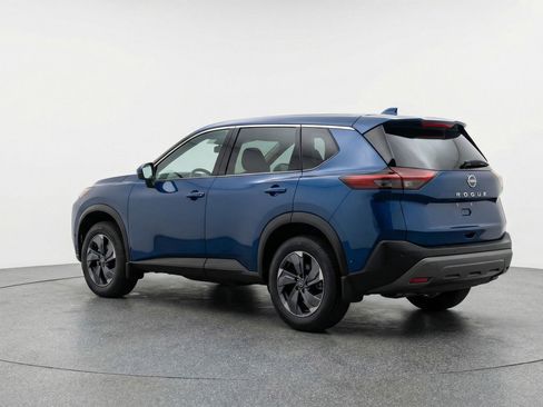 Used 2025 Nissan Rogue SV image 6