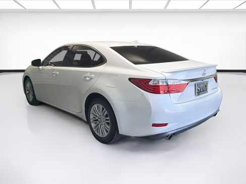 Used 2015 Lexus ES 350 w/ Premium Package FWD image 6