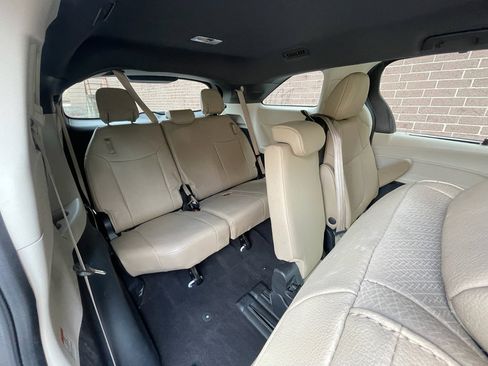 Used 2023 Toyota Sienna XLE w/ XLE Plus Package image 24