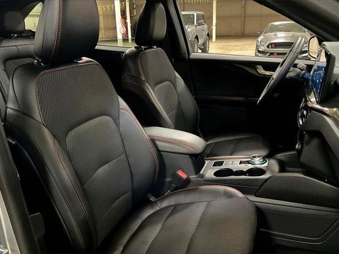 Certified 2023 Ford Escape ST-Line Elite image 7