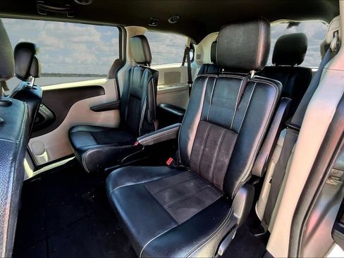 Used 2019 Dodge Grand Caravan SXT FWD image 22