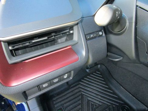 Used 2026 Toyota Prius Plug-In Hybrid image 19