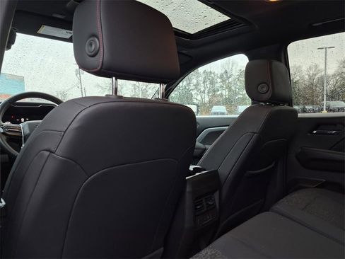 Certified 2024 Chevrolet Colorado Z71 w/ Z71 Convenience Package 2 image 33