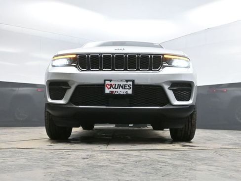 New 2026 Jeep Grand Cherokee Laredo AWD/4WD image 39