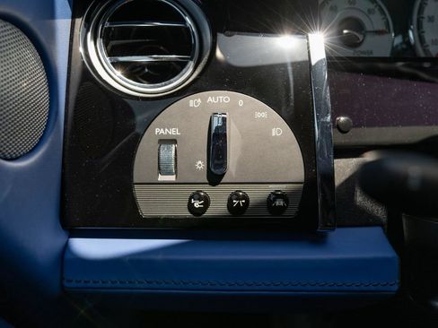 Used 2020 Rolls-Royce Wraith RWD image 21