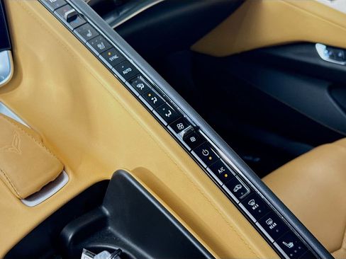 Used 2020 Chevrolet Corvette Stingray w/ 2LT Preferred Equipment Group image 17