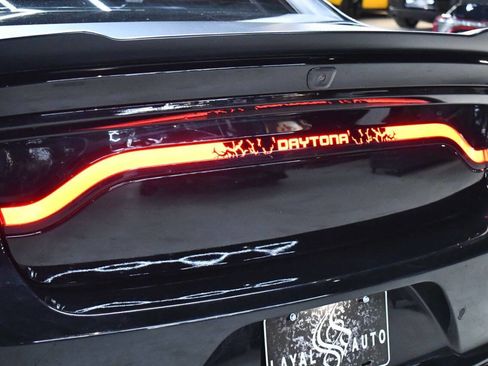 Used 2017 Dodge Charger R/T image 19